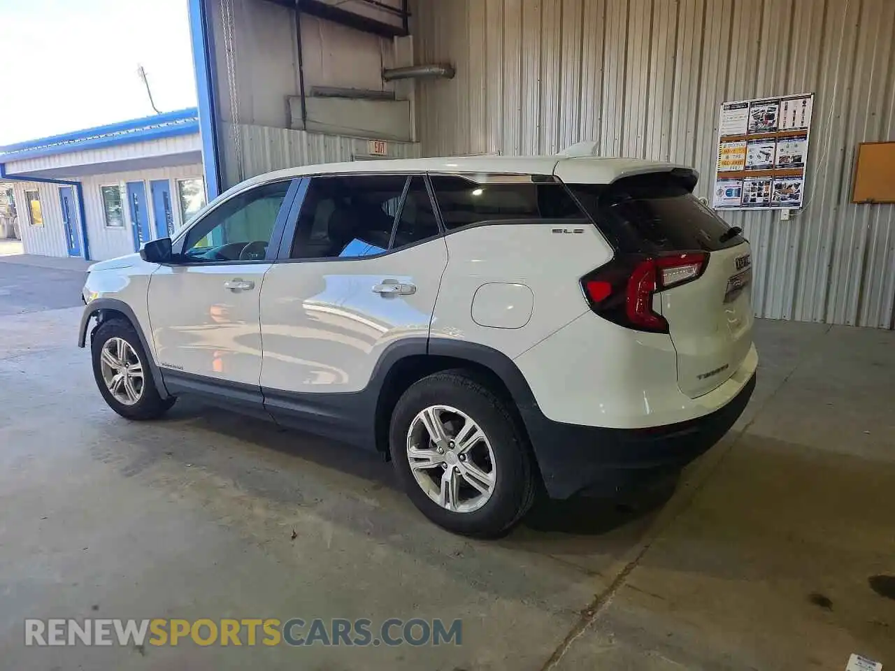 2 fotografías del automóvil dañado 3GKALMEG9RL359604 GMC TERRAIN 2024