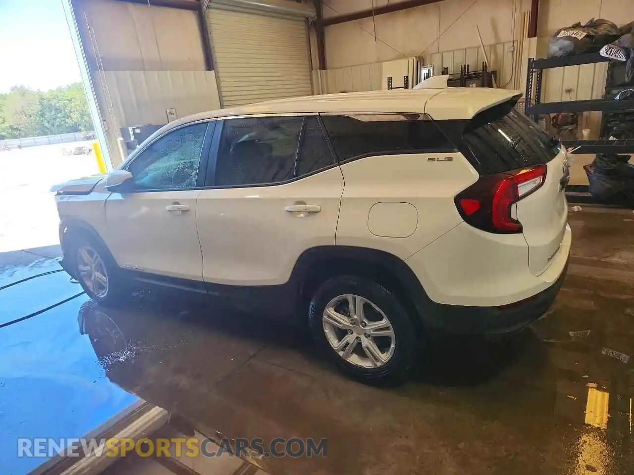 2 Фотография поврежденного автомобиля 3GKALMEG9RL382378 GMC TERRAIN 2024