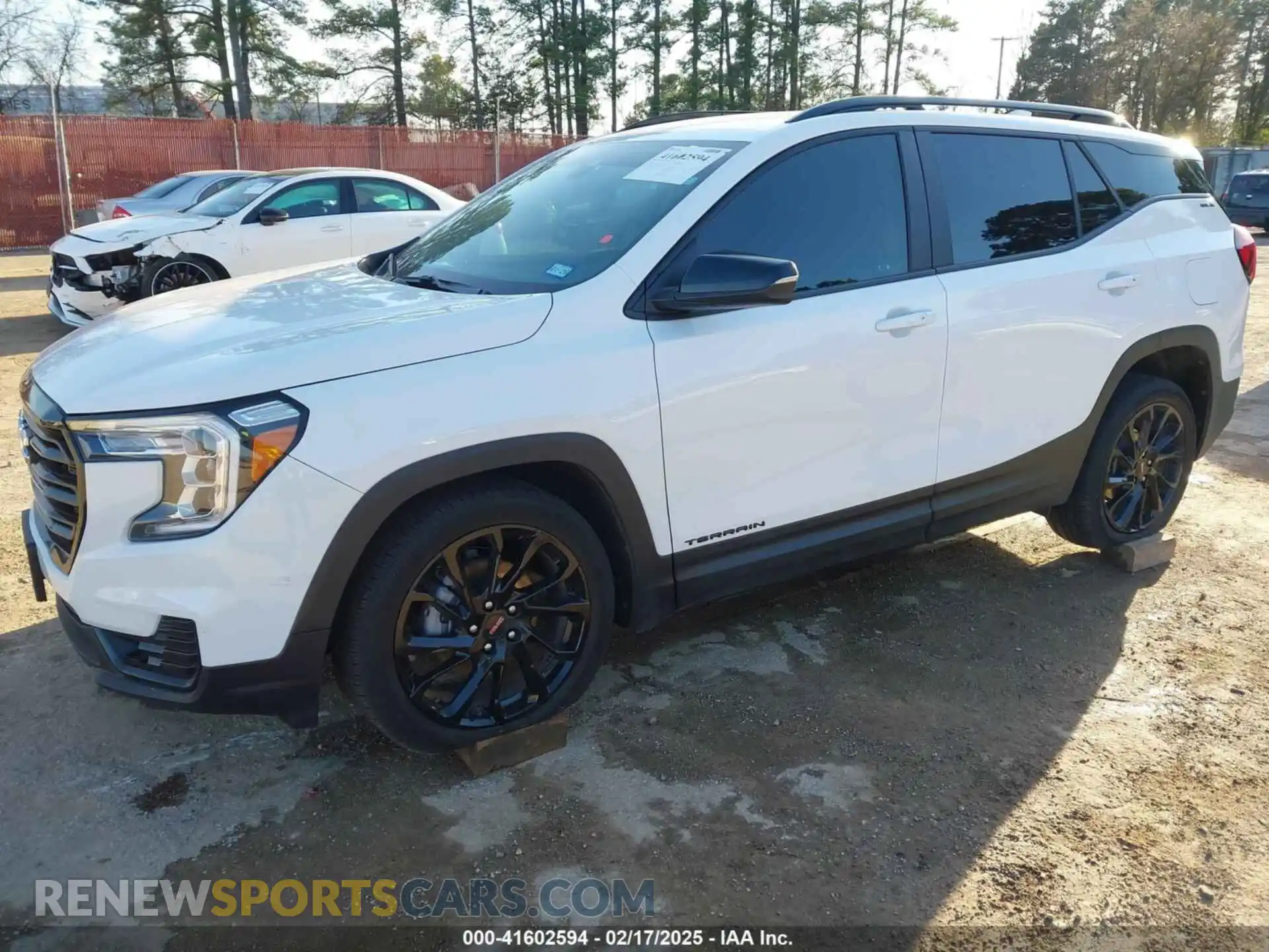 2 fotografías del automóvil dañado 3GKALMEGXRL212711 GMC TERRAIN 2024