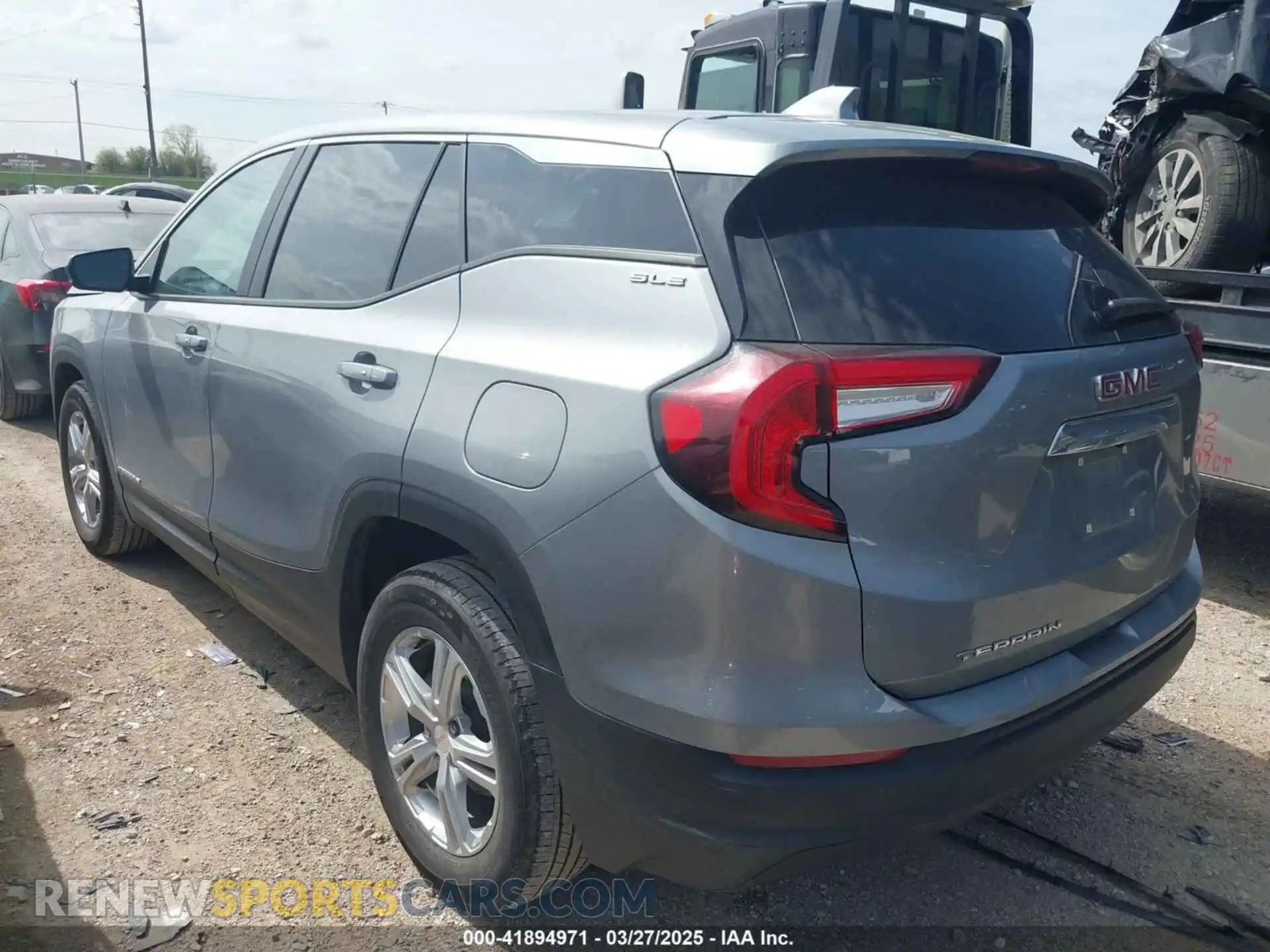 3 Photograph of a damaged car 3GKALMEGXRL249516 GMC TERRAIN 2024