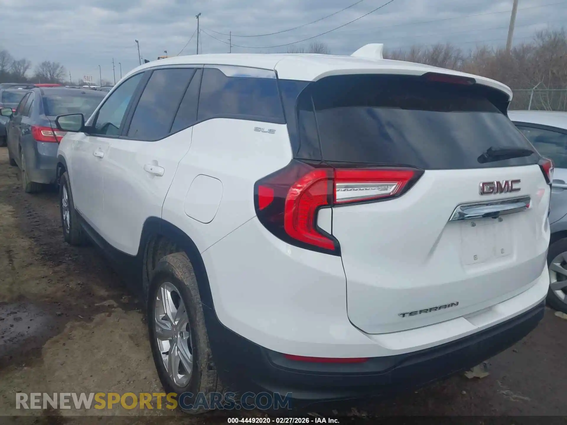 3 Photograph of a damaged car 3GKALMEGXRL326336 GMC TERRAIN 2024