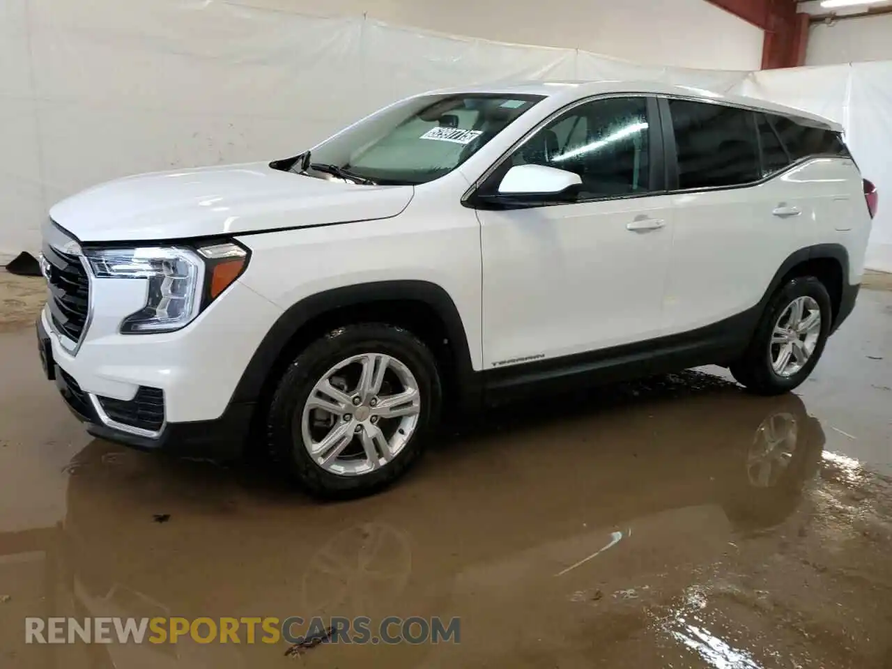 1 Photograph of a damaged car 3GKALMEGXRL380722 GMC TERRAIN 2024