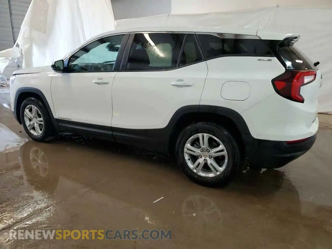 2 Photograph of a damaged car 3GKALMEGXRL380722 GMC TERRAIN 2024