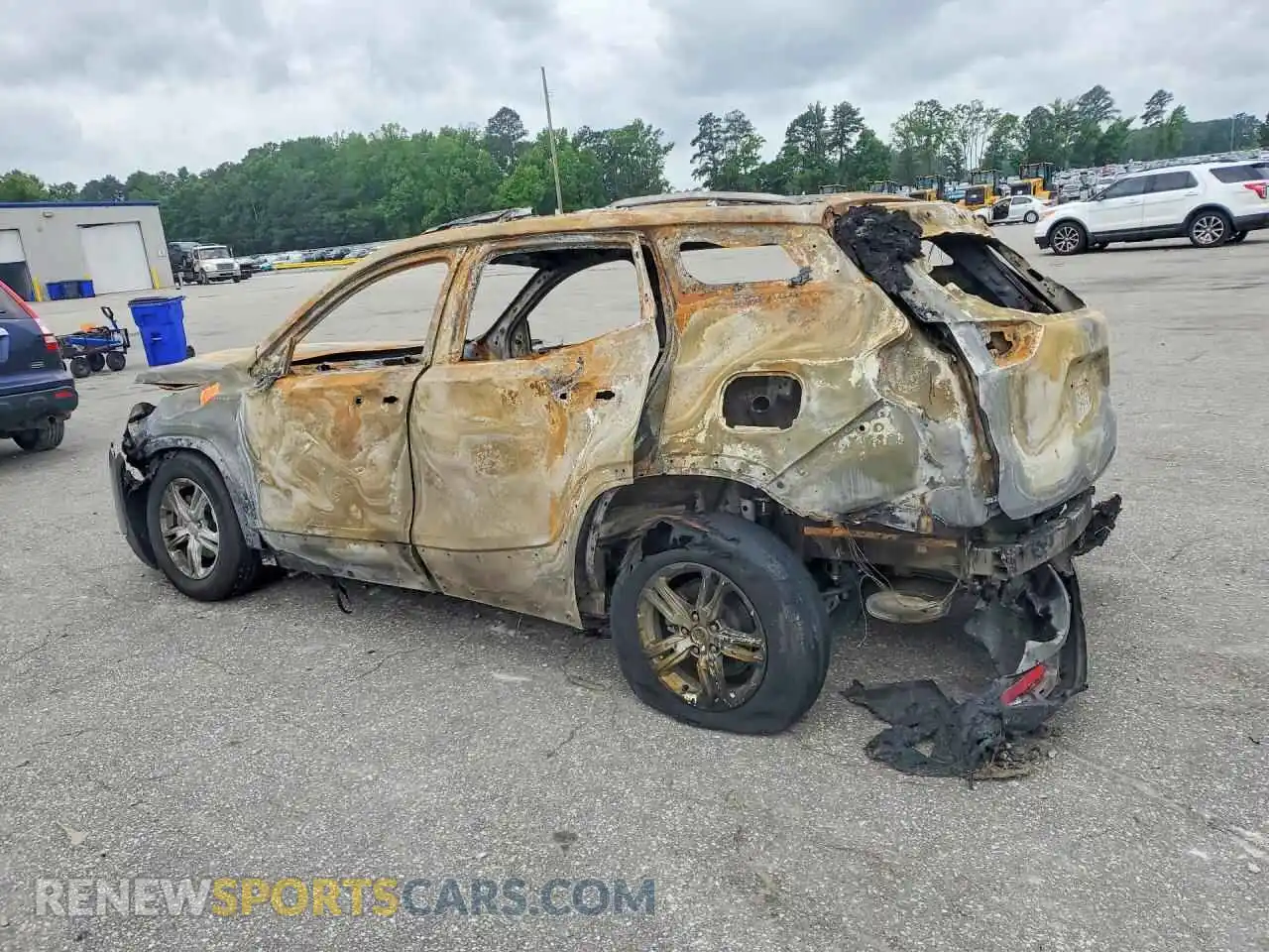 2 Photograph of a damaged car 3GKALMEGXRL394541 GMC TERRAIN 2024