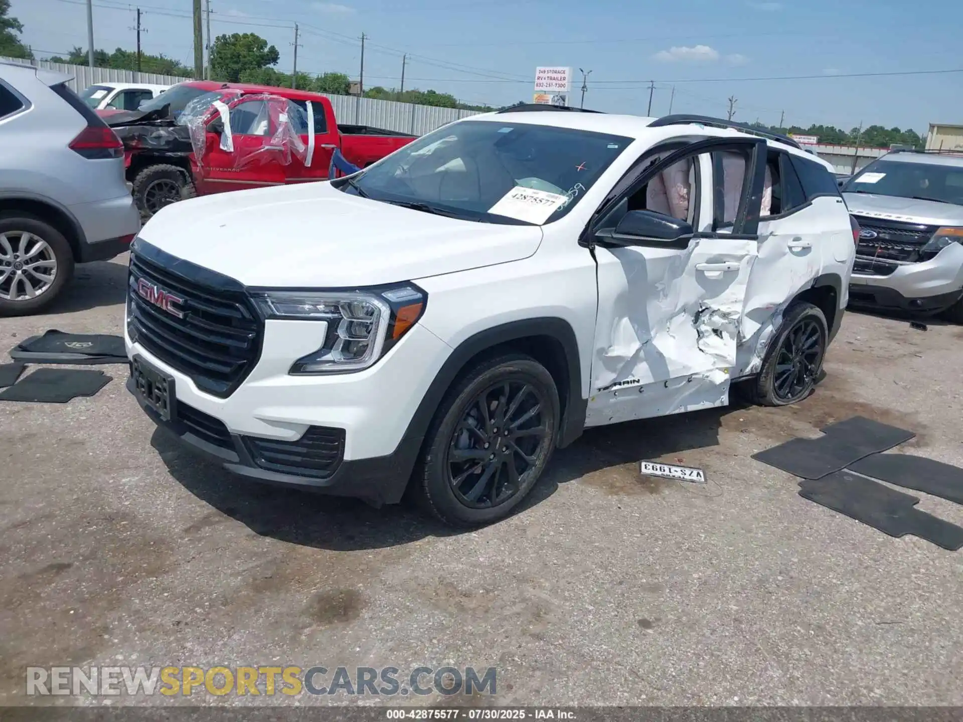 2 Photograph of a damaged car 3GKALMEGXRL398590 GMC TERRAIN 2024