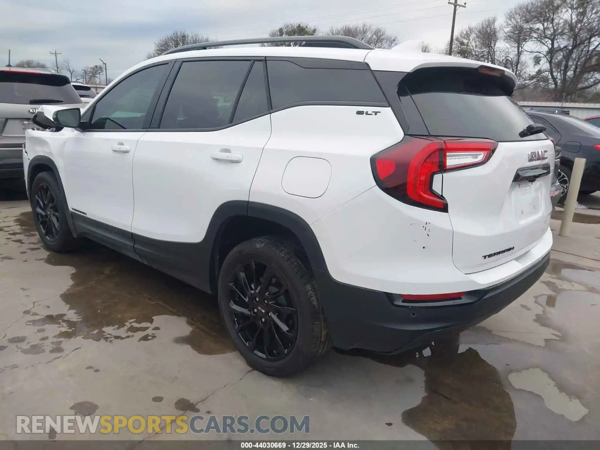 3 Photograph of a damaged car 3GKALPEG3RL393524 GMC TERRAIN 2024