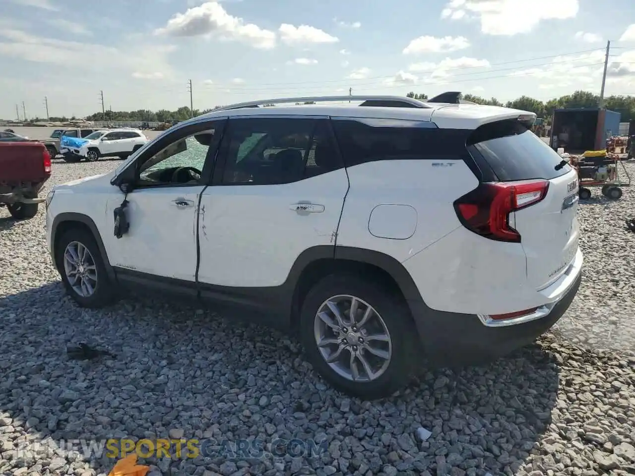 2 Photograph of a damaged car 3GKALPEG7RL136883 GMC TERRAIN 2024
