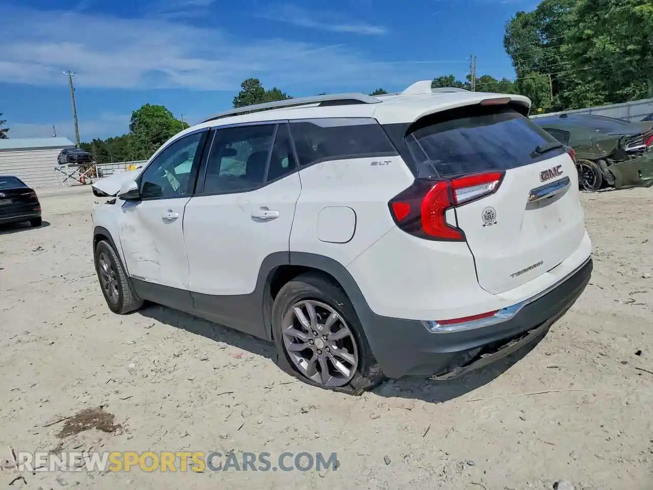 2 Photograph of a damaged car 3GKALPEG8RL151151 GMC TERRAIN 2024