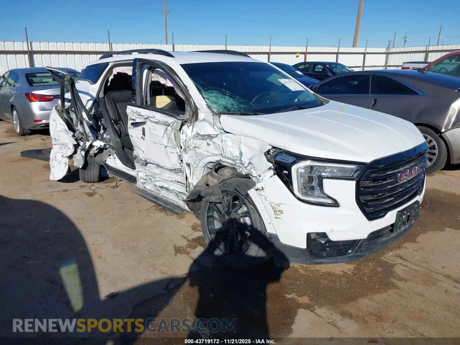 1 Photograph of a damaged car 3GKALPEG9RL293881 GMC TERRAIN 2024