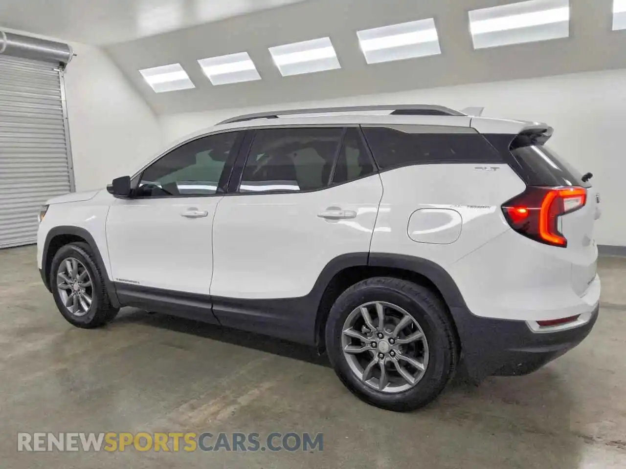 2 Photograph of a damaged car 3GKALPEGXRL144749 GMC TERRAIN 2024
