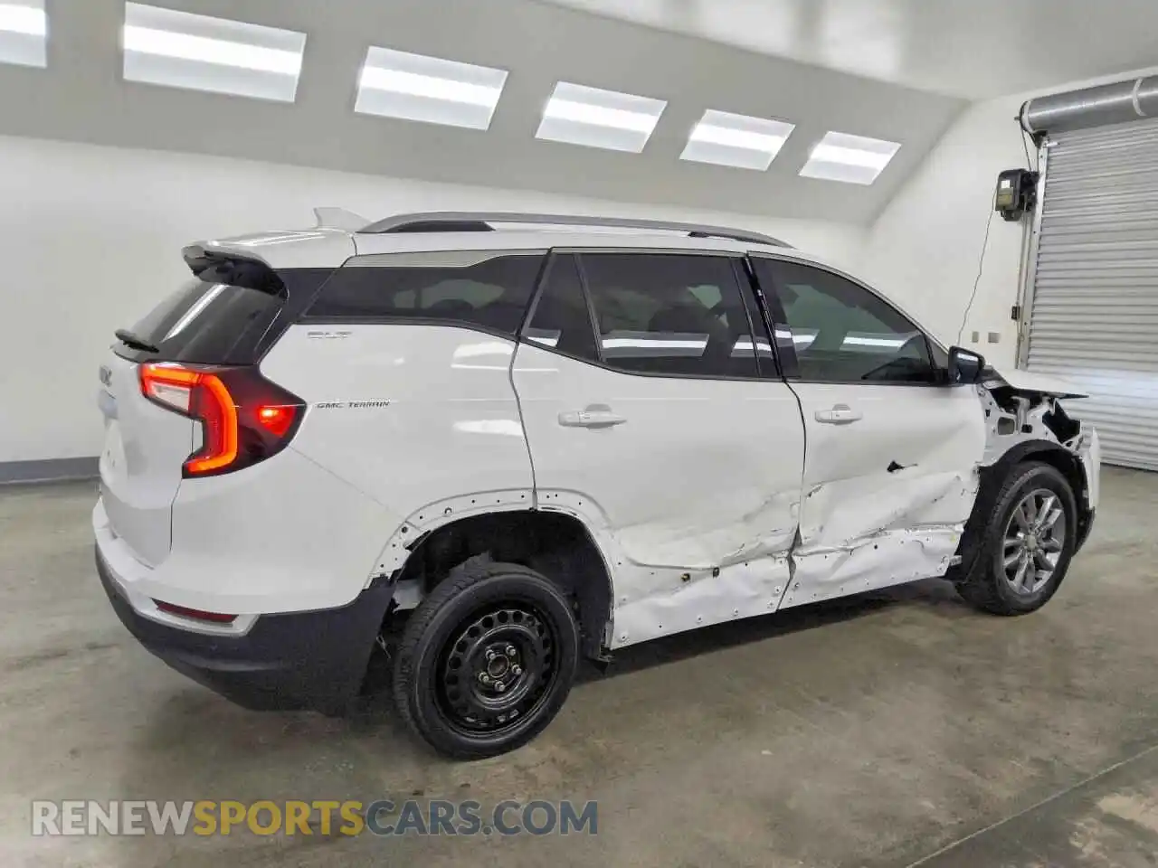 3 Photograph of a damaged car 3GKALPEGXRL144749 GMC TERRAIN 2024