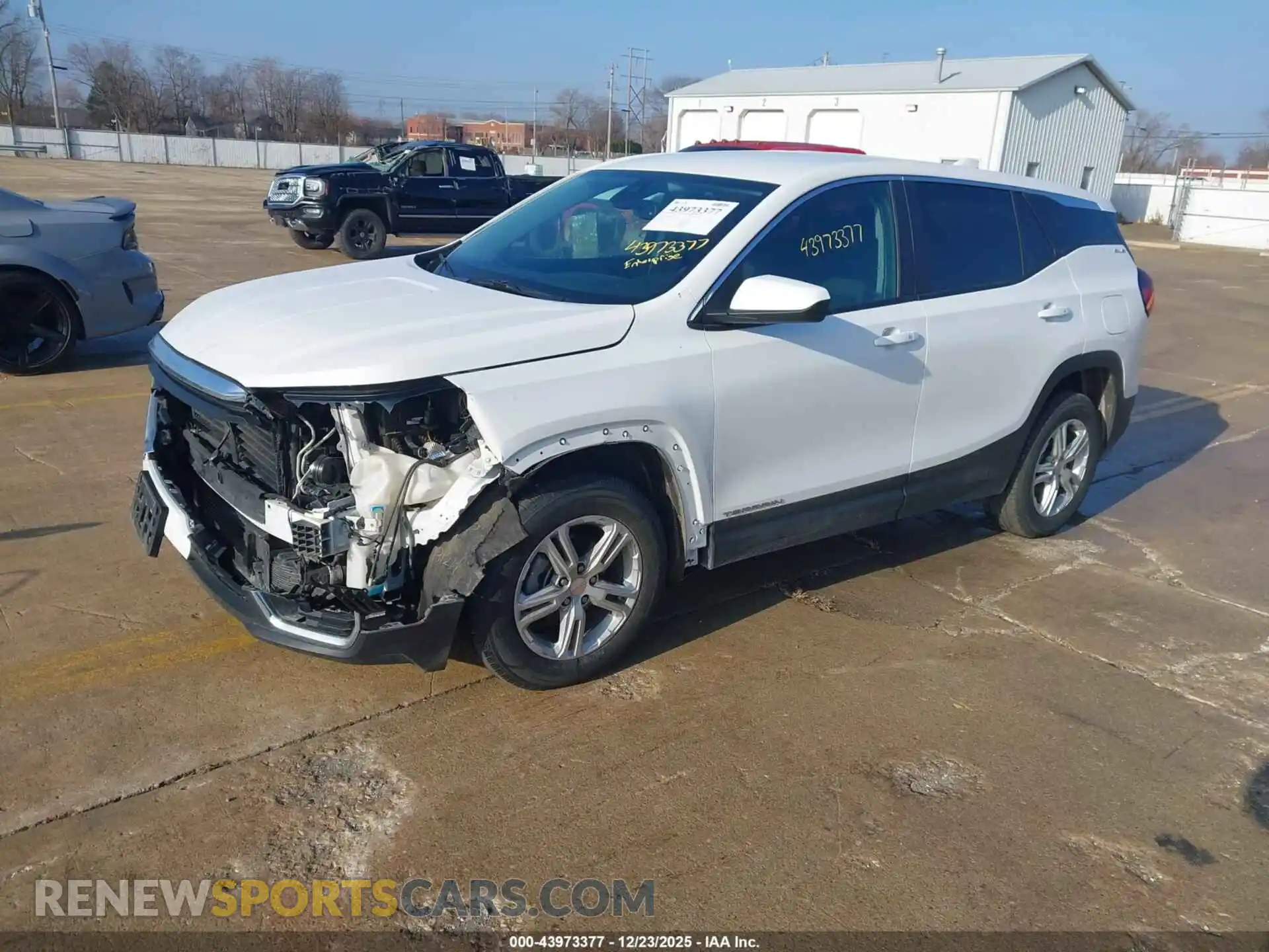 2 Photograph of a damaged car 3GKALTEG0RL376561 GMC TERRAIN 2024
