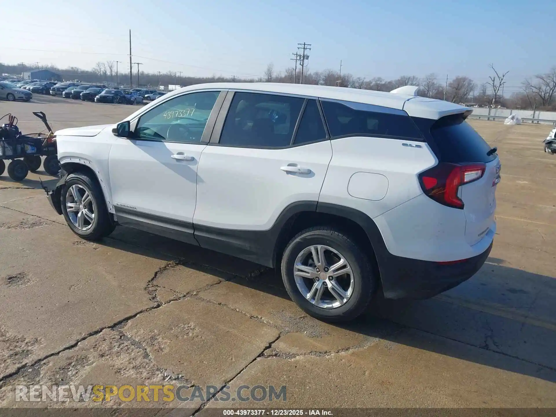 3 Photograph of a damaged car 3GKALTEG0RL376561 GMC TERRAIN 2024