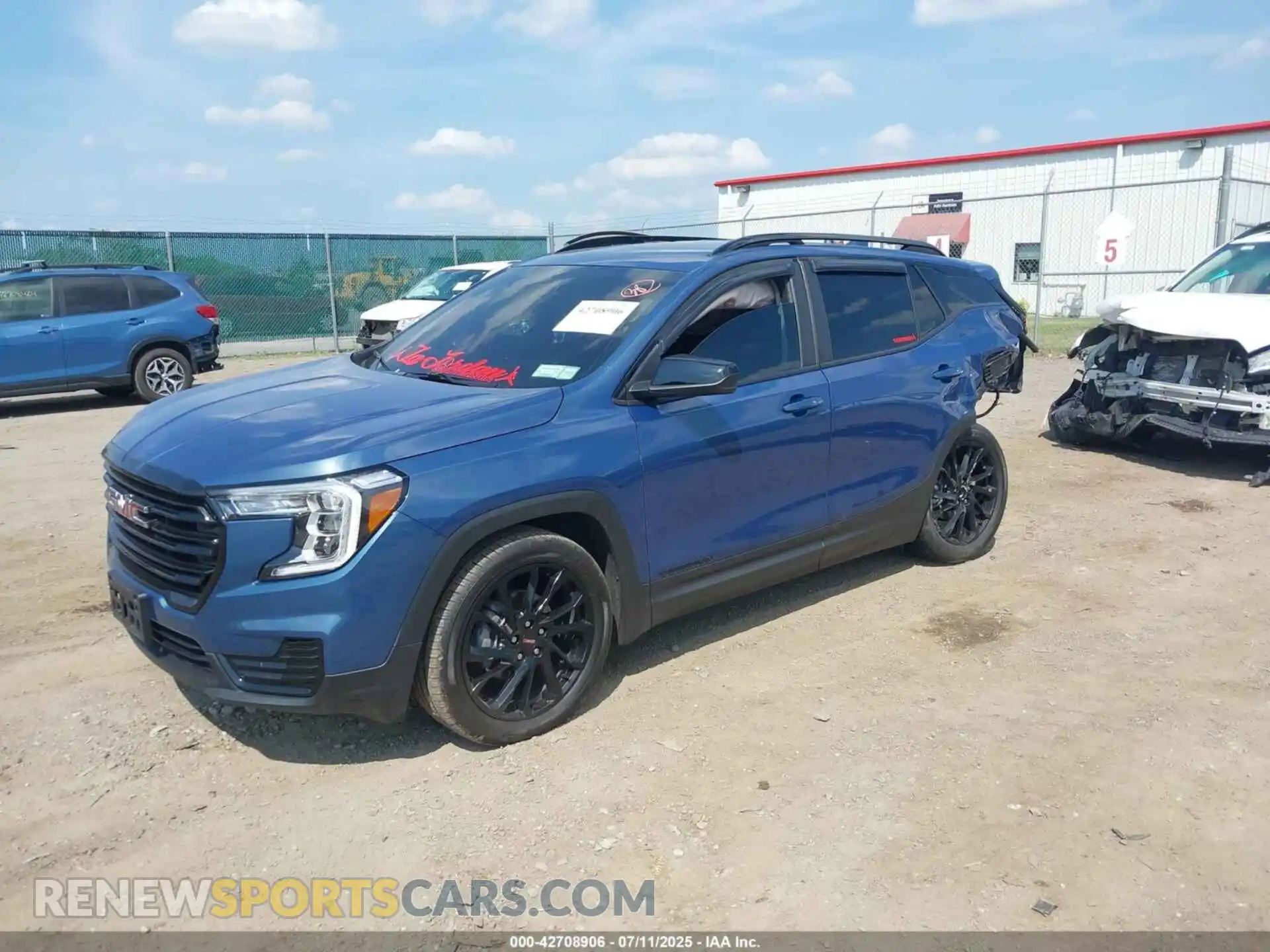 2 Photograph of a damaged car 3GKALTEG1RL146382 GMC TERRAIN 2024