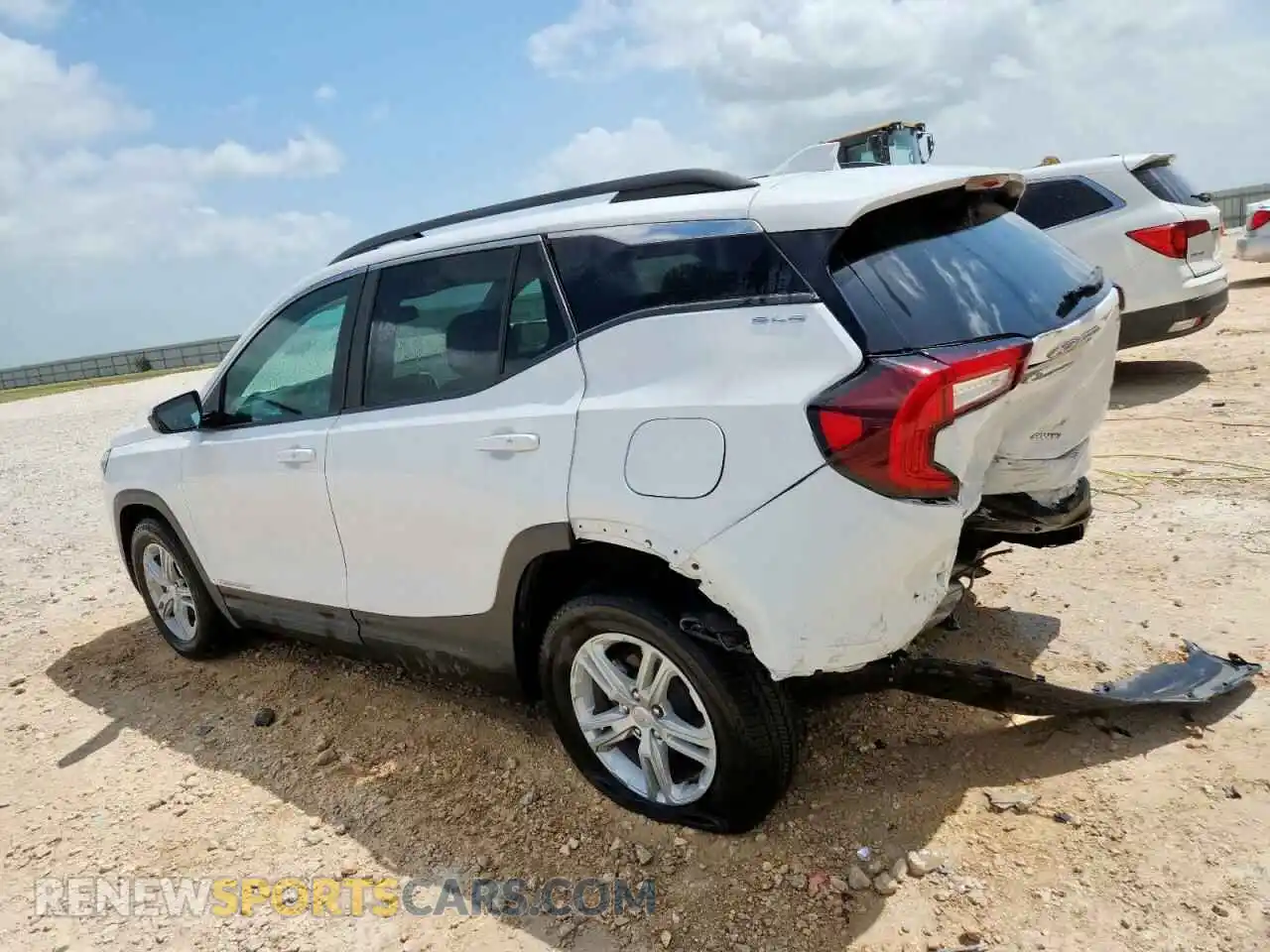 2 Photograph of a damaged car 3GKALTEG1RL151842 GMC TERRAIN 2024
