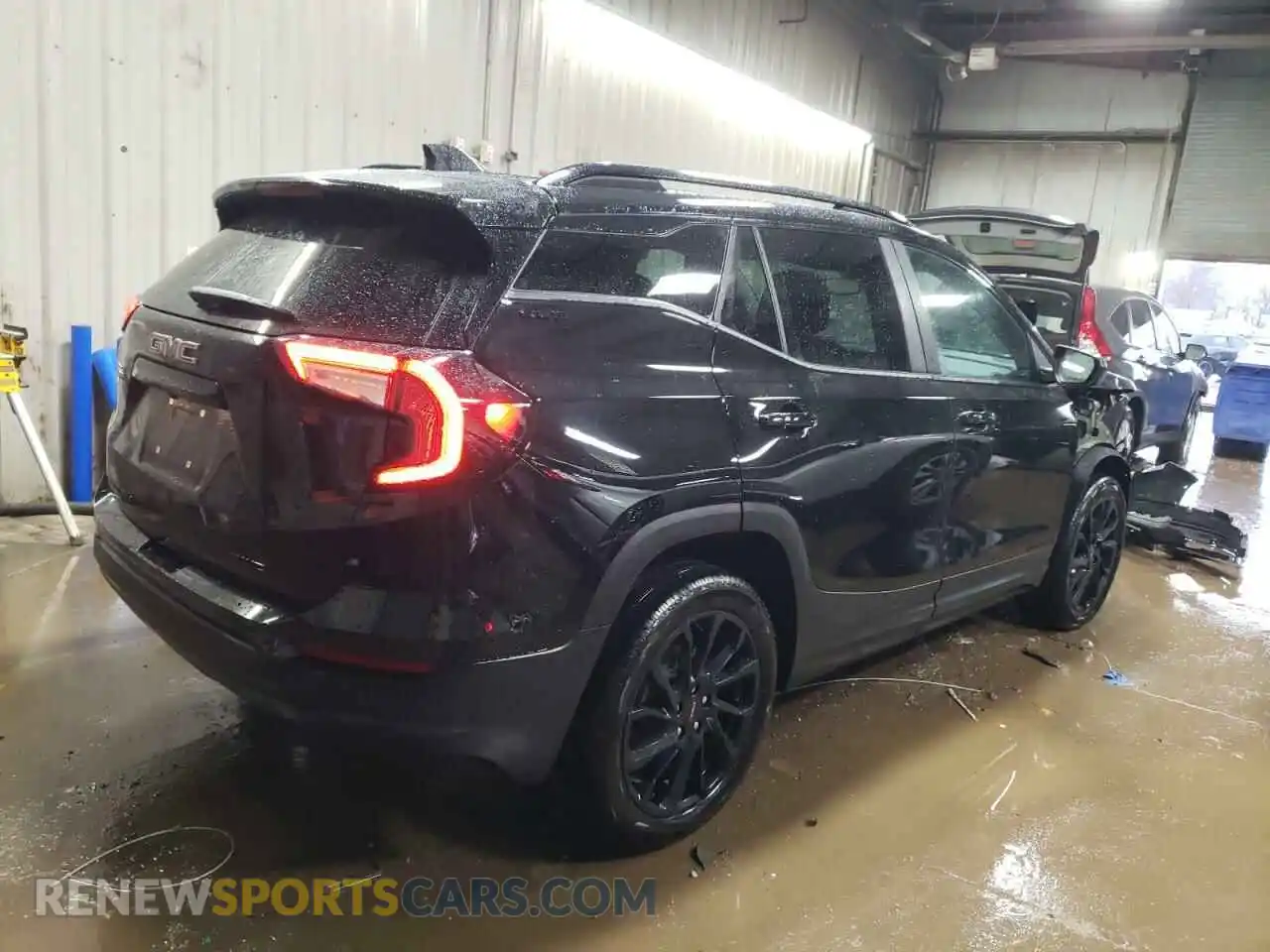 3 Photograph of a damaged car 3GKALTEG2RL385472 GMC TERRAIN 2024