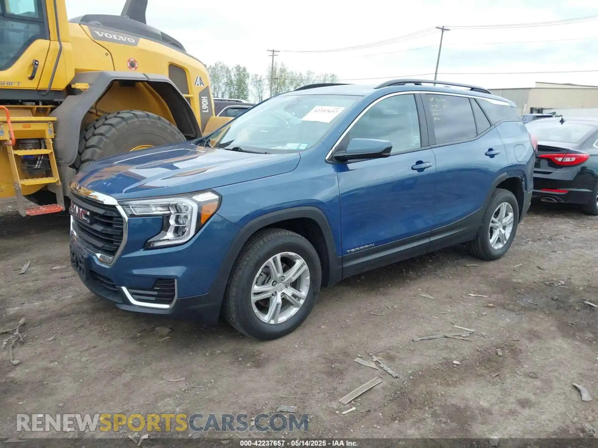 2 Photograph of a damaged car 3GKALTEG3RL136419 GMC TERRAIN 2024