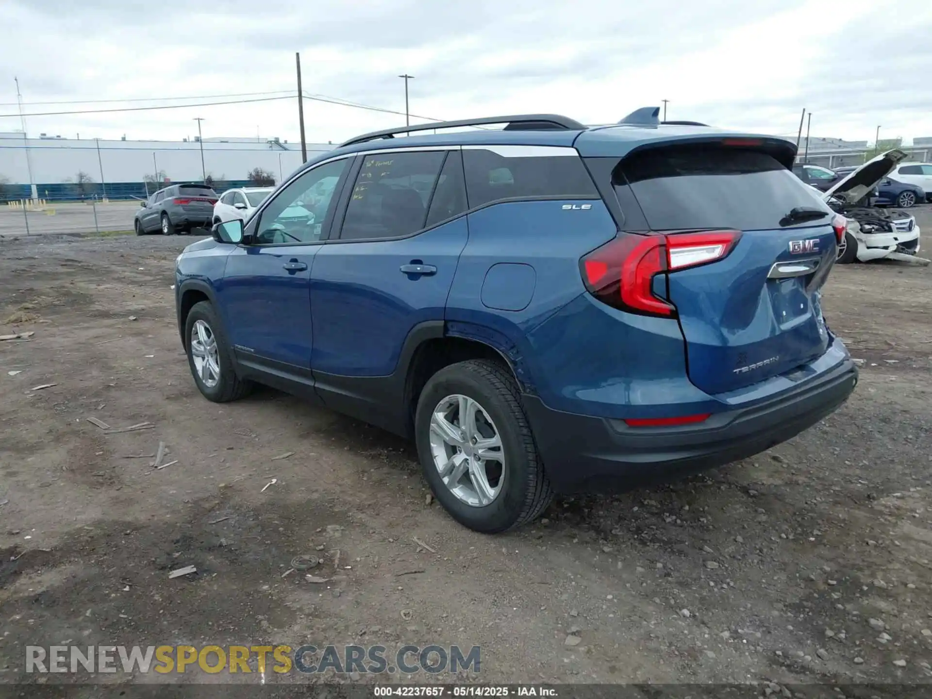 3 Photograph of a damaged car 3GKALTEG3RL136419 GMC TERRAIN 2024