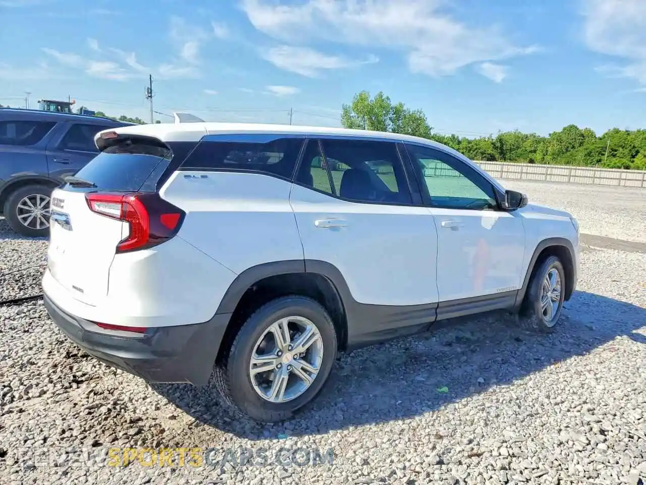 3 Photograph of a damaged car 3GKALTEG8RL283044 GMC TERRAIN 2024