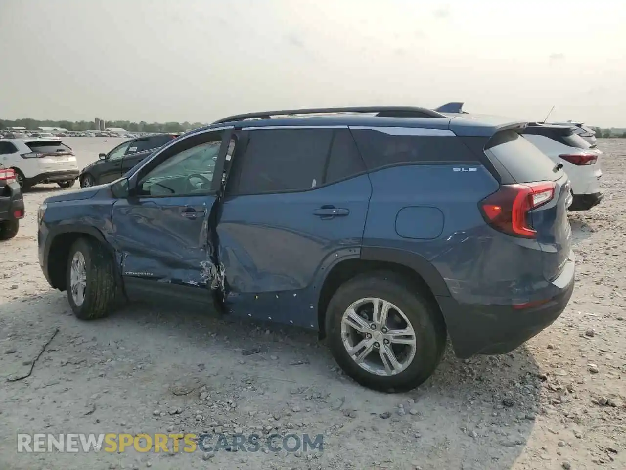 2 Photograph of a damaged car 3GKALTEG8RL303034 GMC TERRAIN 2024