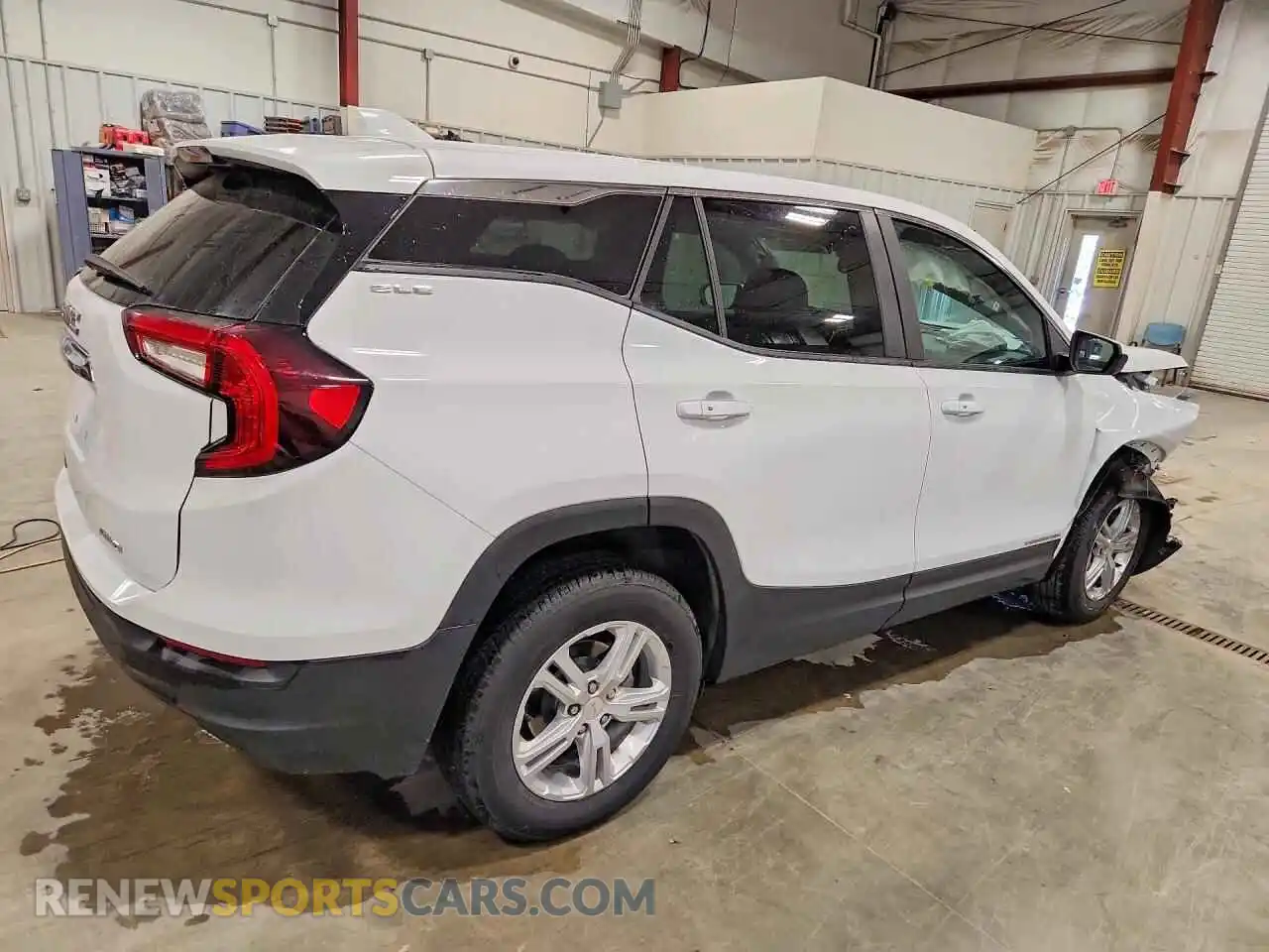 3 Photograph of a damaged car 3GKALTEG8RL373553 GMC TERRAIN 2024