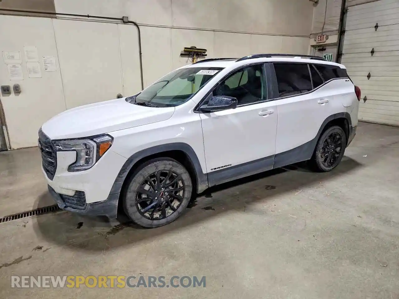 1 Photograph of a damaged car 3GKALTEGXRL382481 GMC TERRAIN 2024