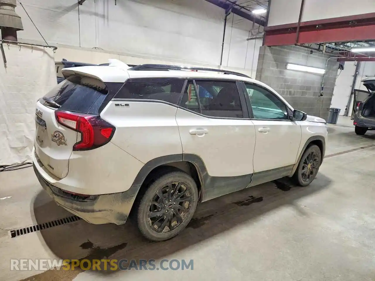 3 Photograph of a damaged car 3GKALTEGXRL382481 GMC TERRAIN 2024