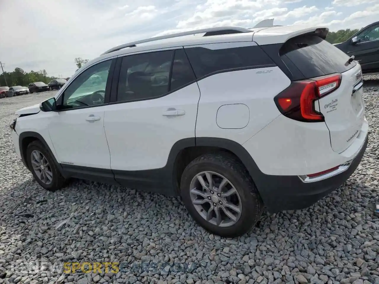 2 Photograph of a damaged car 3GKALVEG0RL139953 GMC TERRAIN 2024