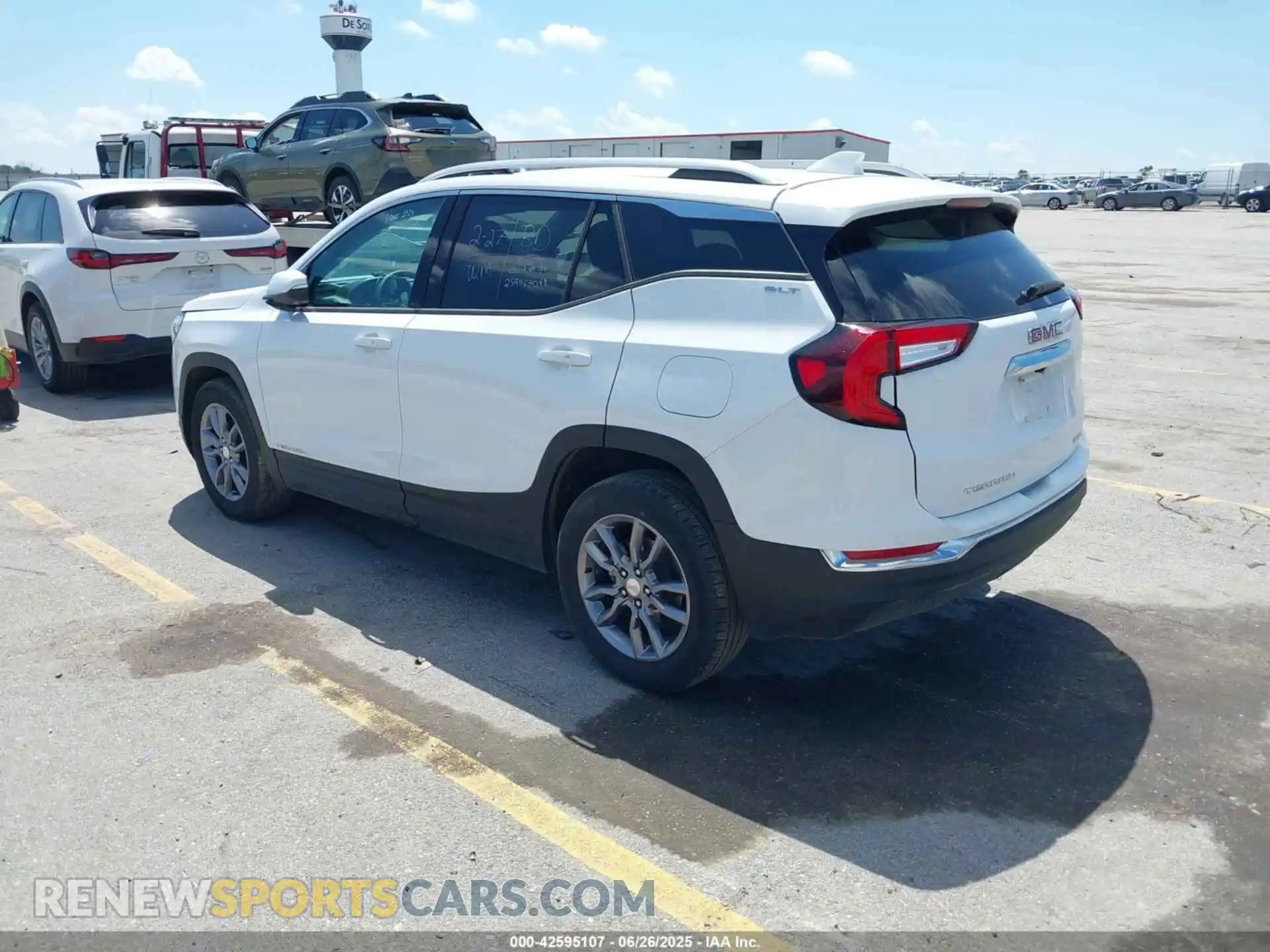3 Photograph of a damaged car 3GKALVEG0RL149351 GMC TERRAIN 2024