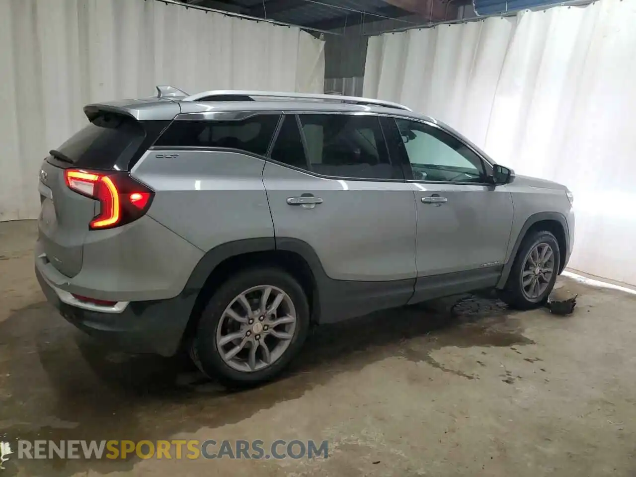 3 Photograph of a damaged car 3GKALVEG0RL329770 GMC TERRAIN 2024