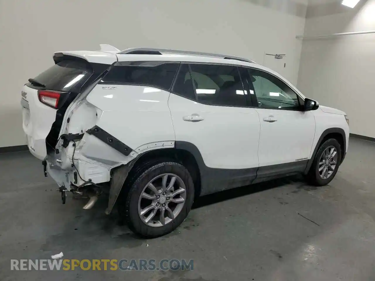 3 Photograph of a damaged car 3GKALVEG0RL368326 GMC TERRAIN 2024