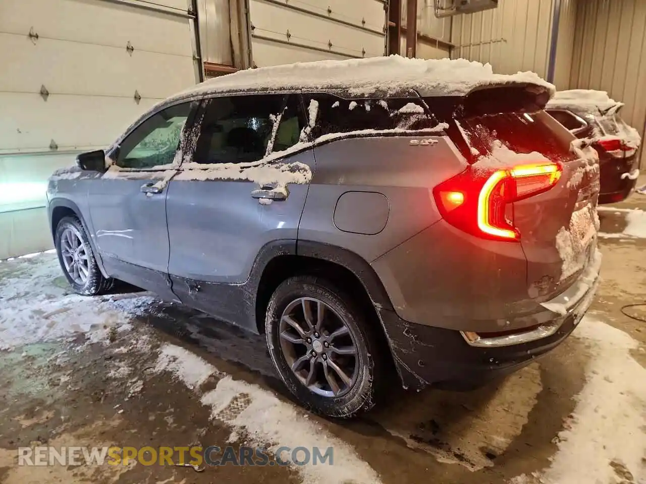 2 Photograph of a damaged car 3GKALVEG1RL220525 GMC TERRAIN 2024