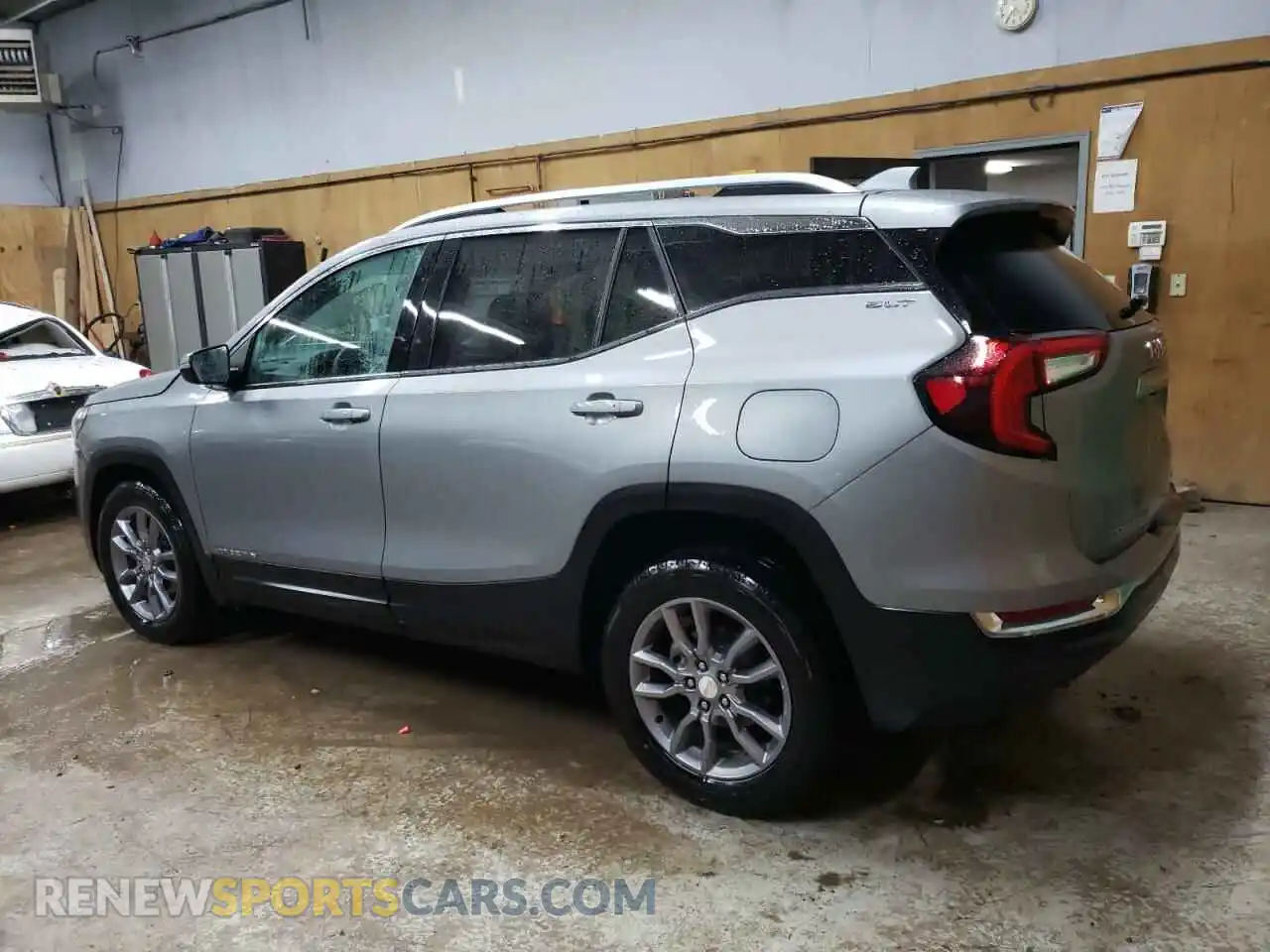 2 Photograph of a damaged car 3GKALVEG1RL263925 GMC TERRAIN 2024