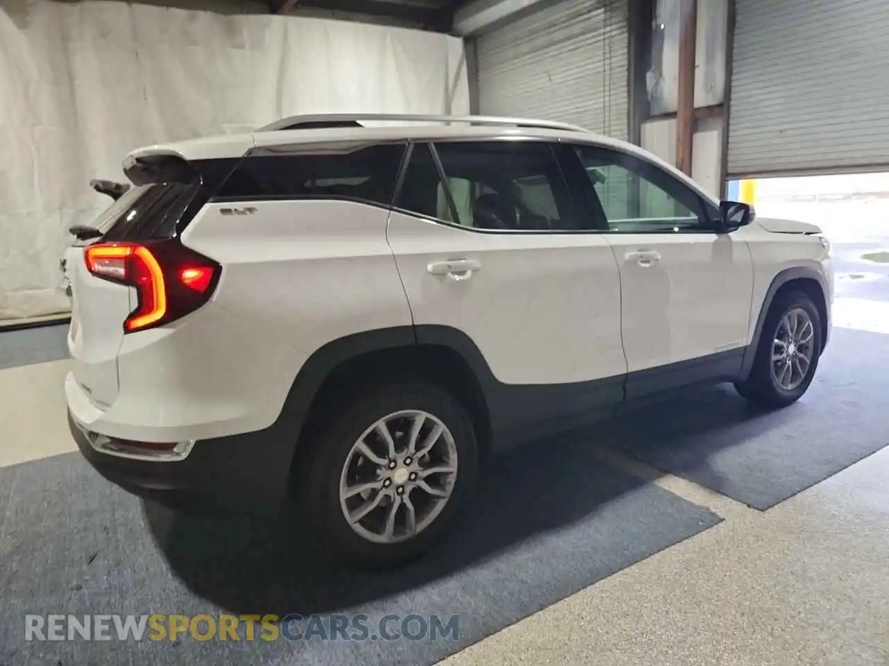 3 Photograph of a damaged car 3GKALVEG2RL352063 GMC TERRAIN 2024