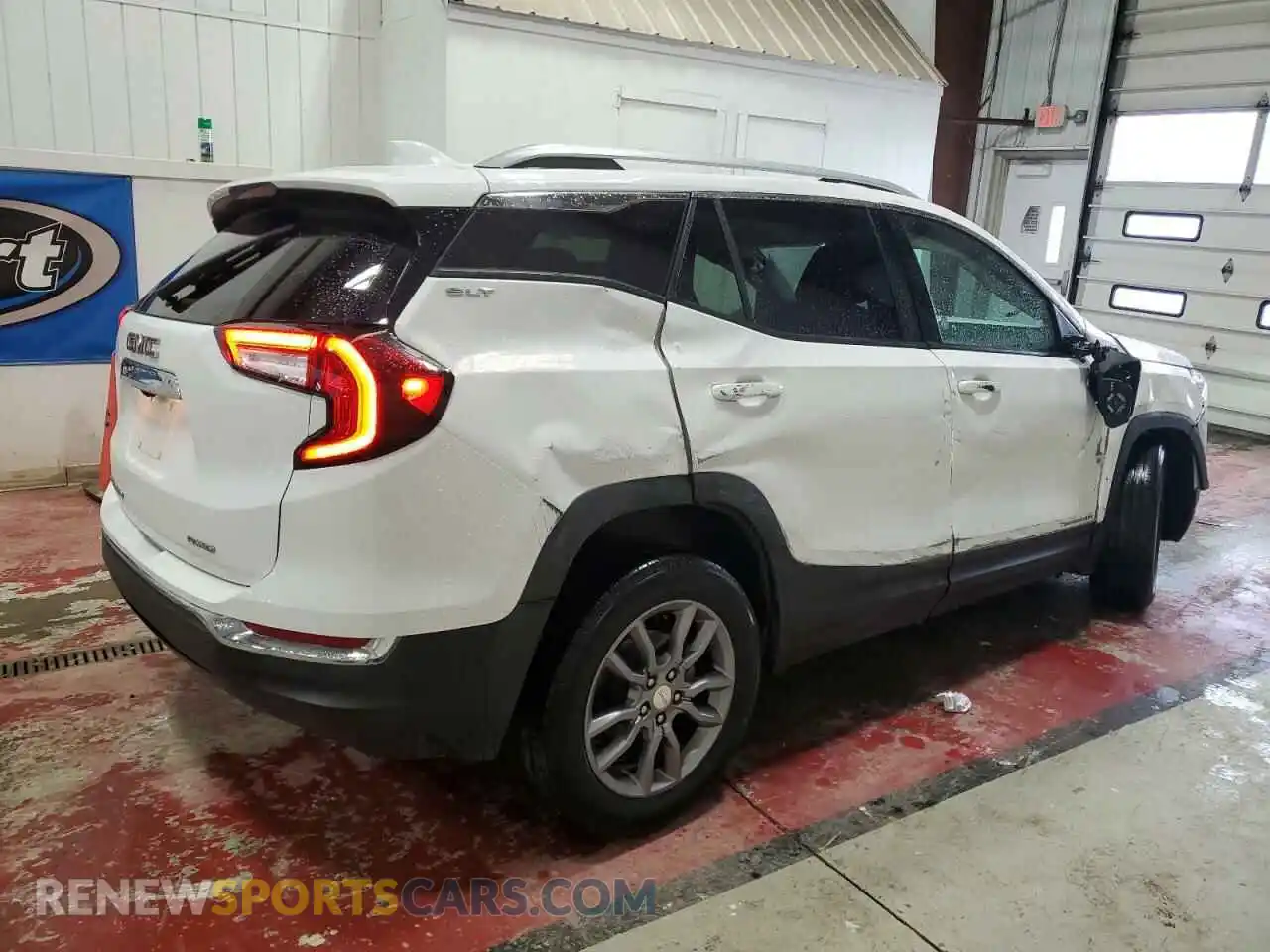 3 Photograph of a damaged car 3GKALVEG3RL157105 GMC TERRAIN 2024