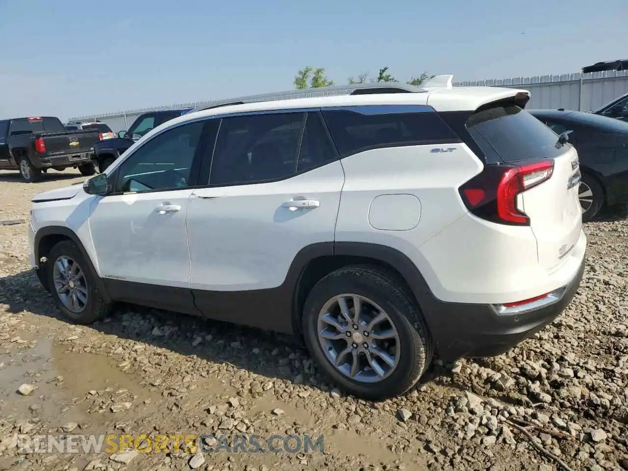 2 Photograph of a damaged car 3GKALVEG3RL243515 GMC TERRAIN 2024