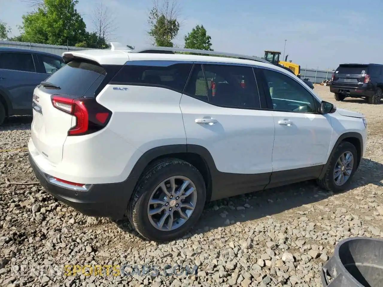 3 Photograph of a damaged car 3GKALVEG3RL243515 GMC TERRAIN 2024