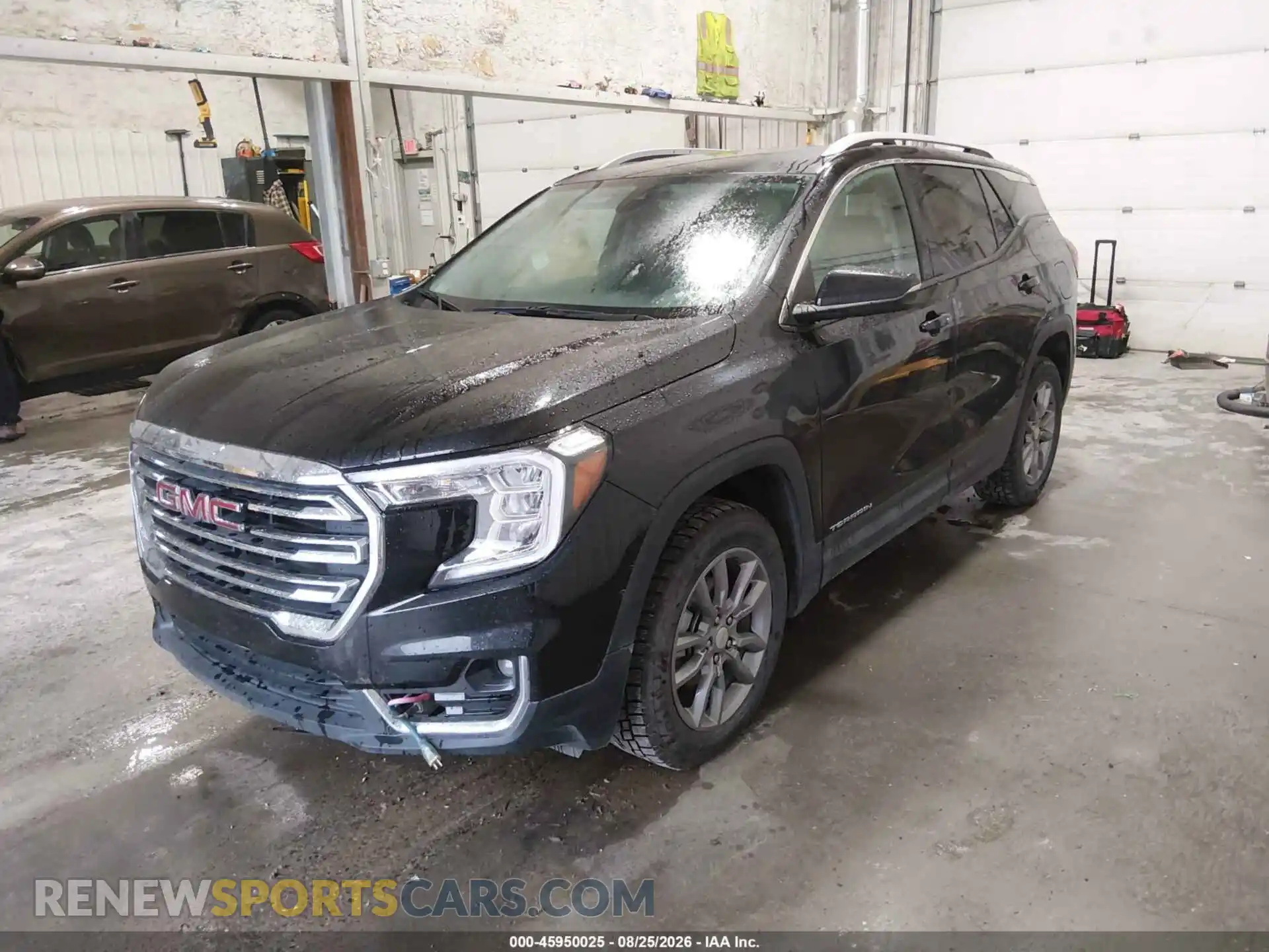 2 Photograph of a damaged car 3GKALVEG3RL360981 GMC TERRAIN 2024