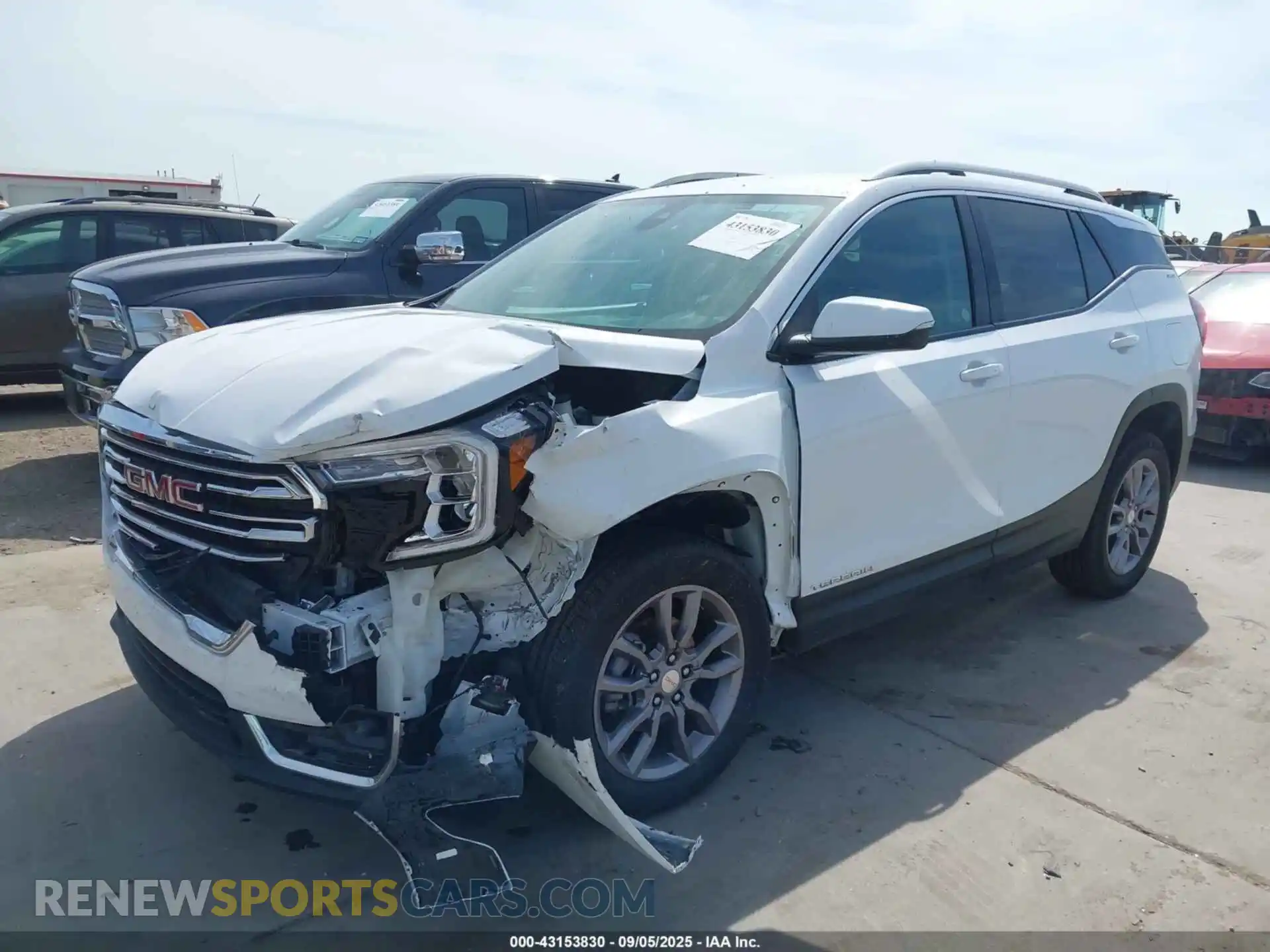 2 Photograph of a damaged car 3GKALVEG4RL279844 GMC TERRAIN 2024