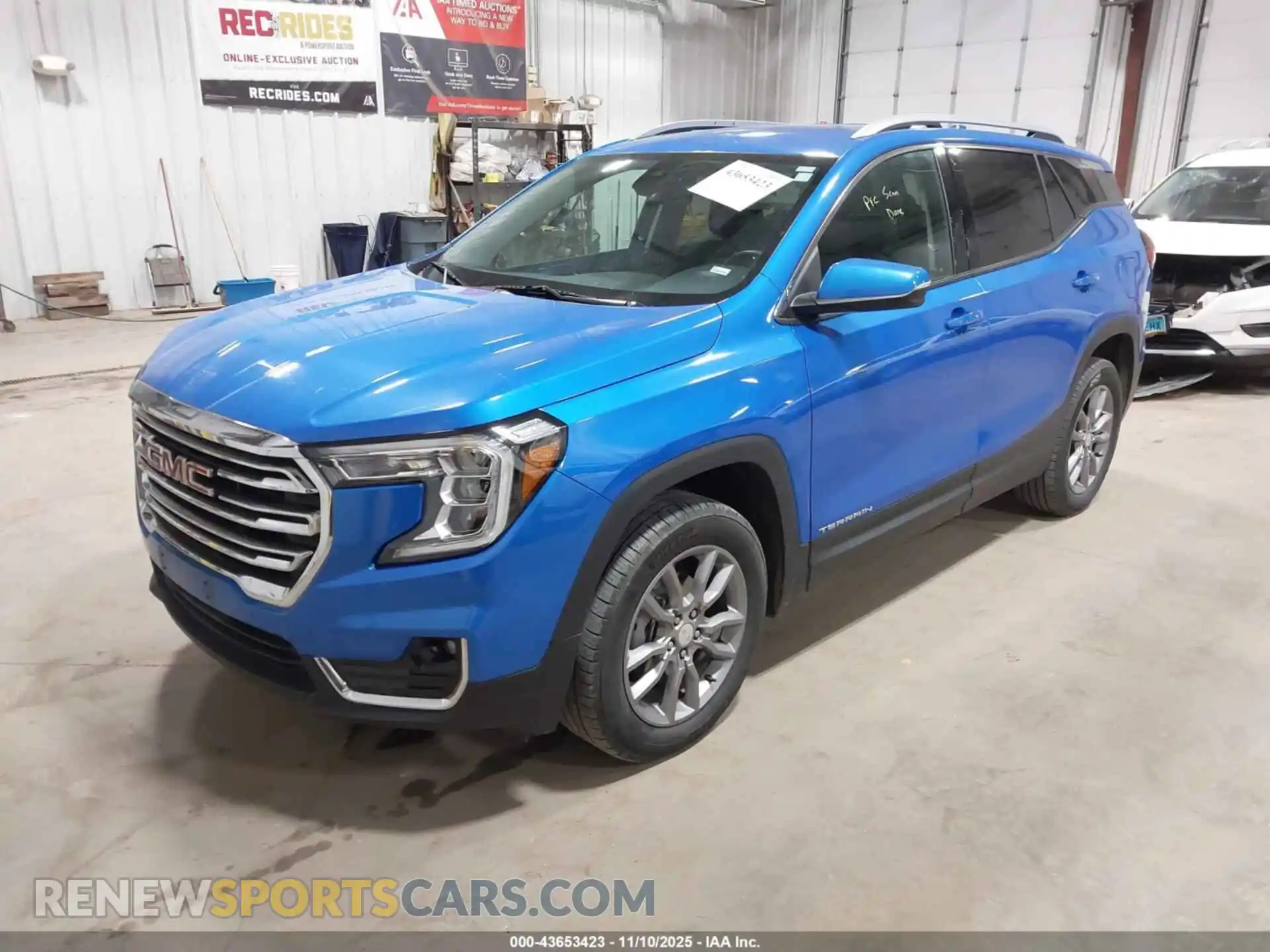 2 Photograph of a damaged car 3GKALVEG4RL304824 GMC TERRAIN 2024
