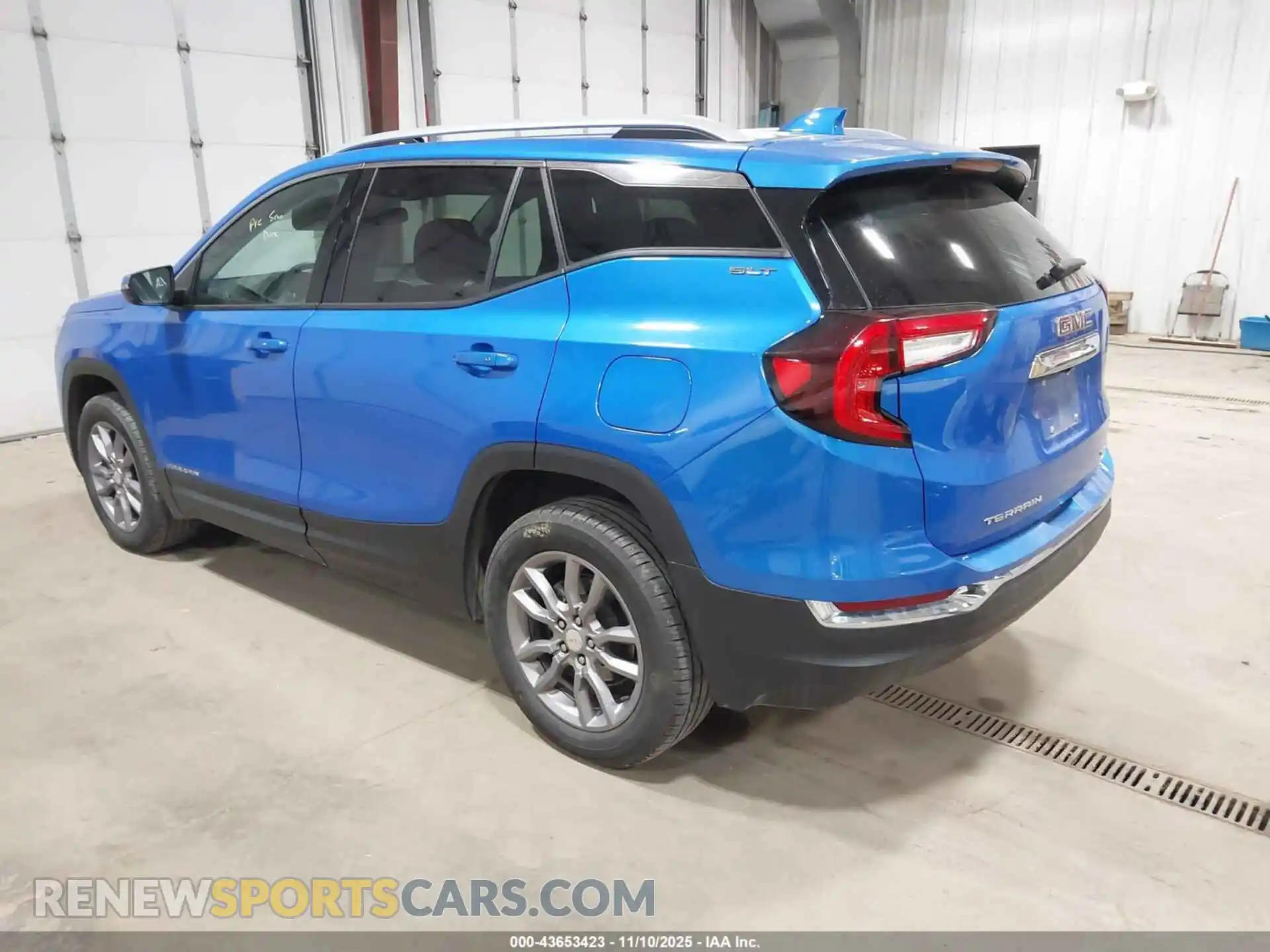 3 Photograph of a damaged car 3GKALVEG4RL304824 GMC TERRAIN 2024