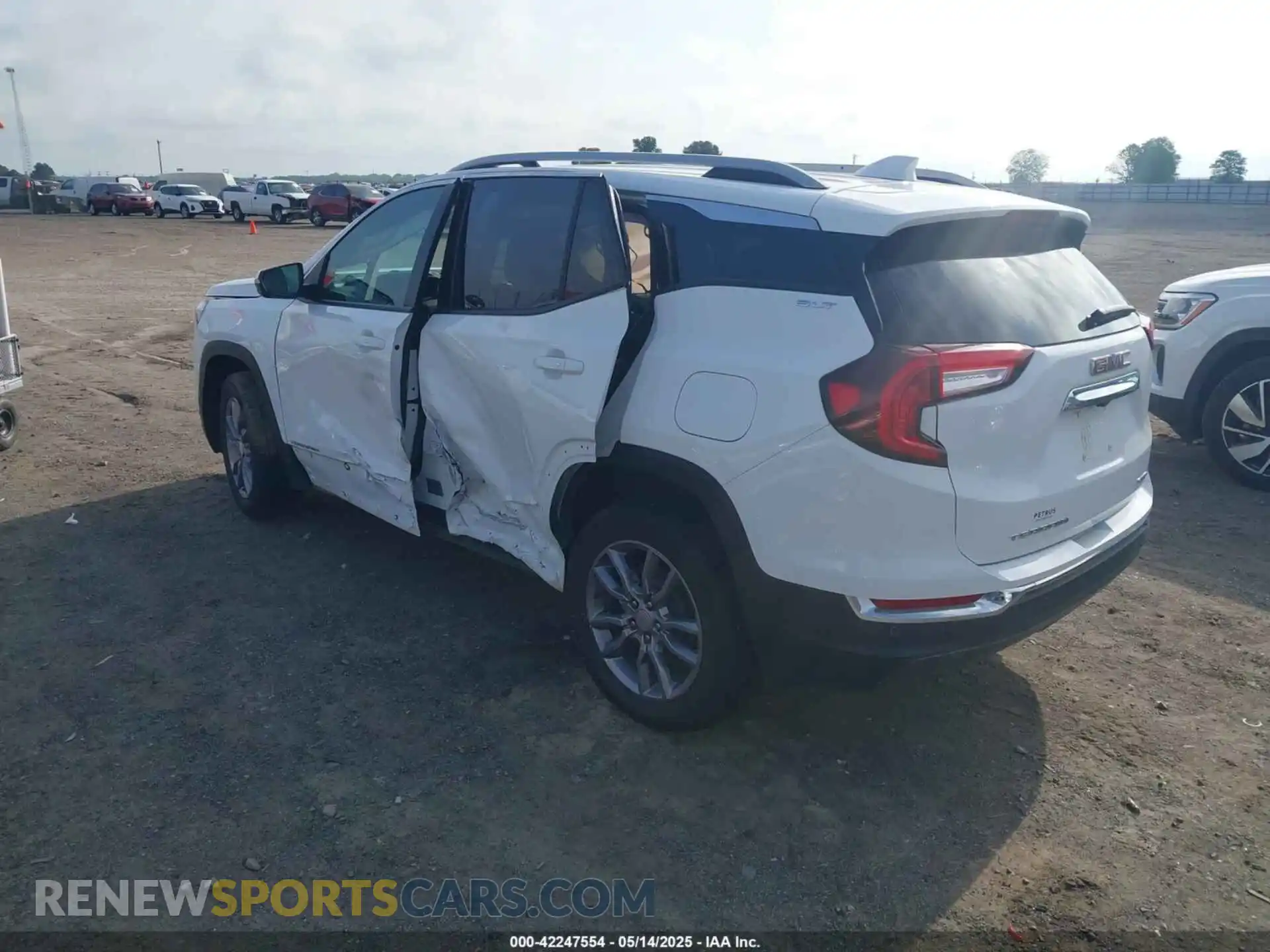 3 Фотография поврежденного автомобиля 3GKALVEG4RL389065 GMC TERRAIN 2024