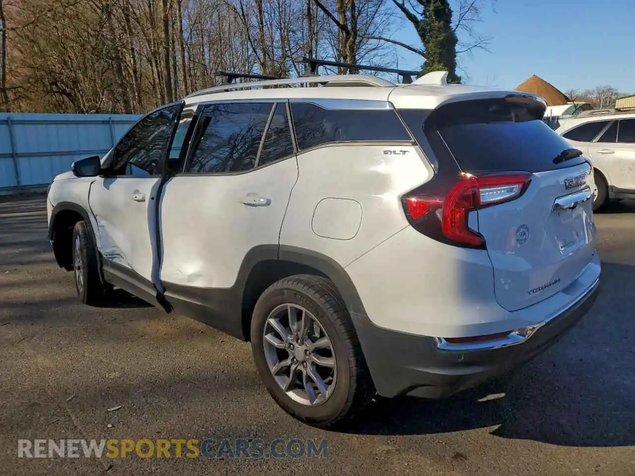 2 Photograph of a damaged car 3GKALVEG5RL279545 GMC TERRAIN 2024