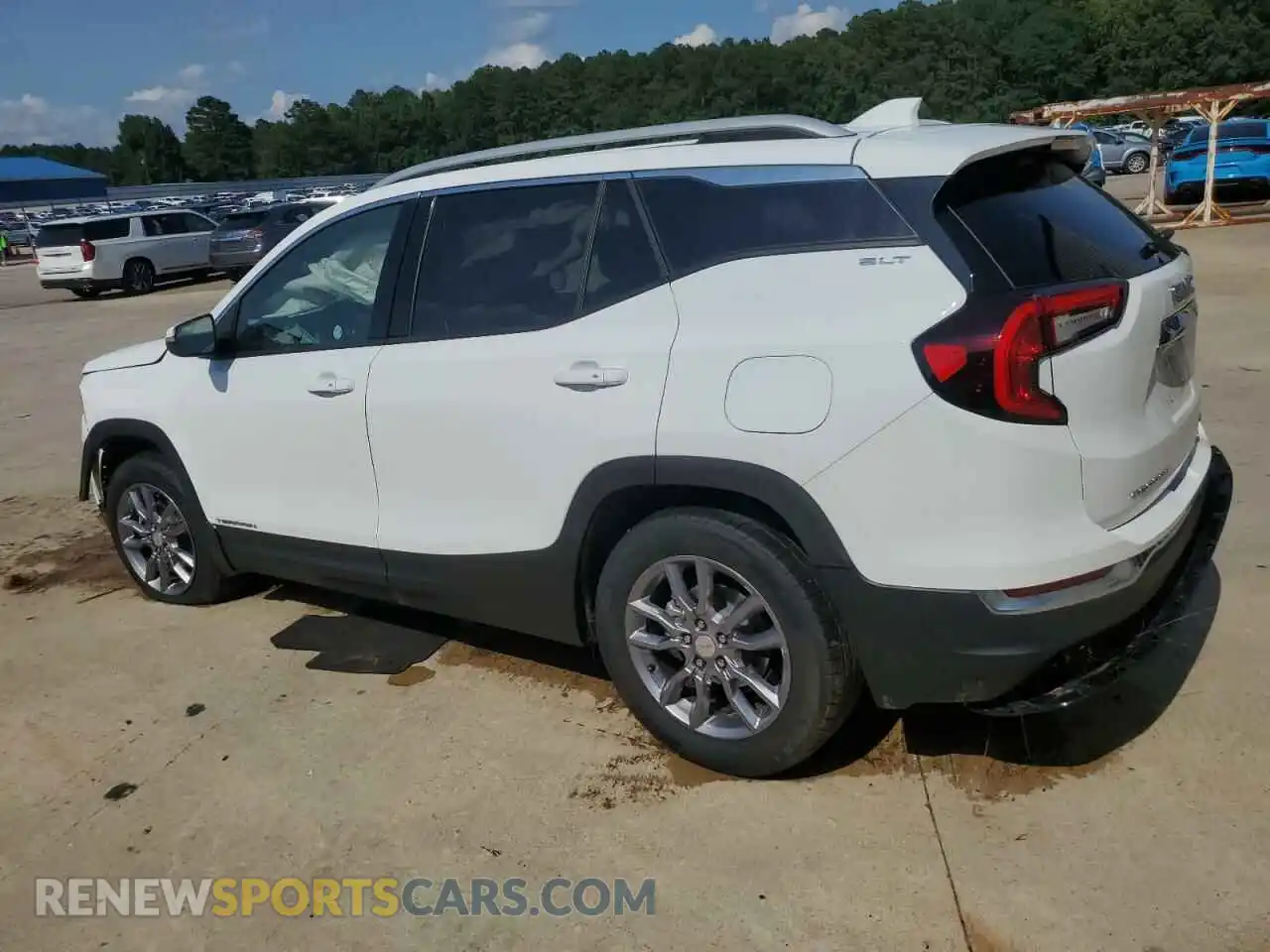 2 Photograph of a damaged car 3GKALVEG6RL261457 GMC TERRAIN 2024