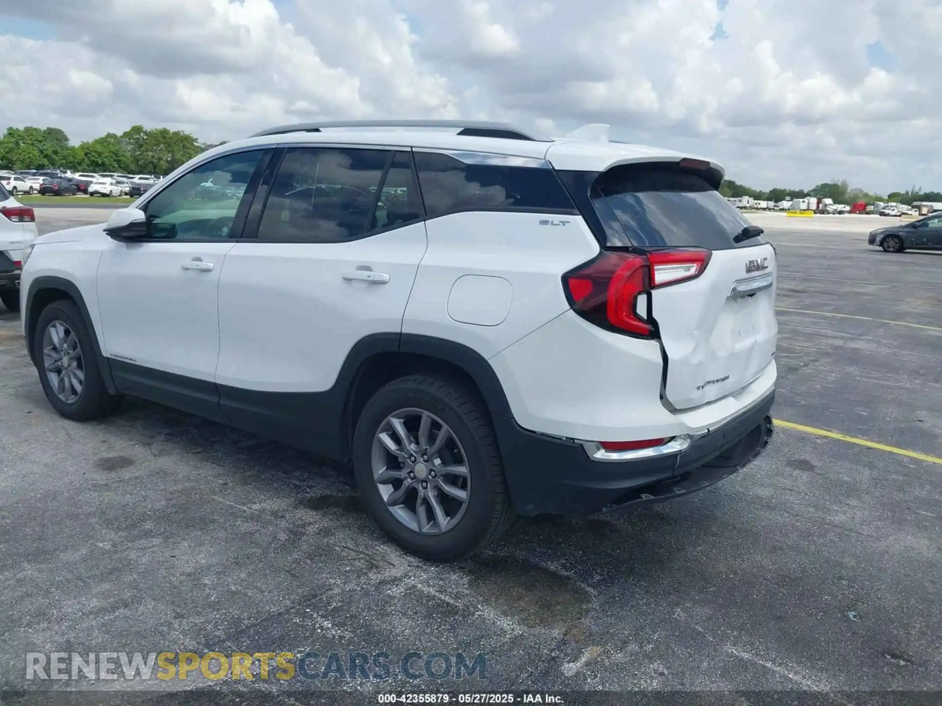 3 Photograph of a damaged car 3GKALVEG7RL261595 GMC TERRAIN 2024