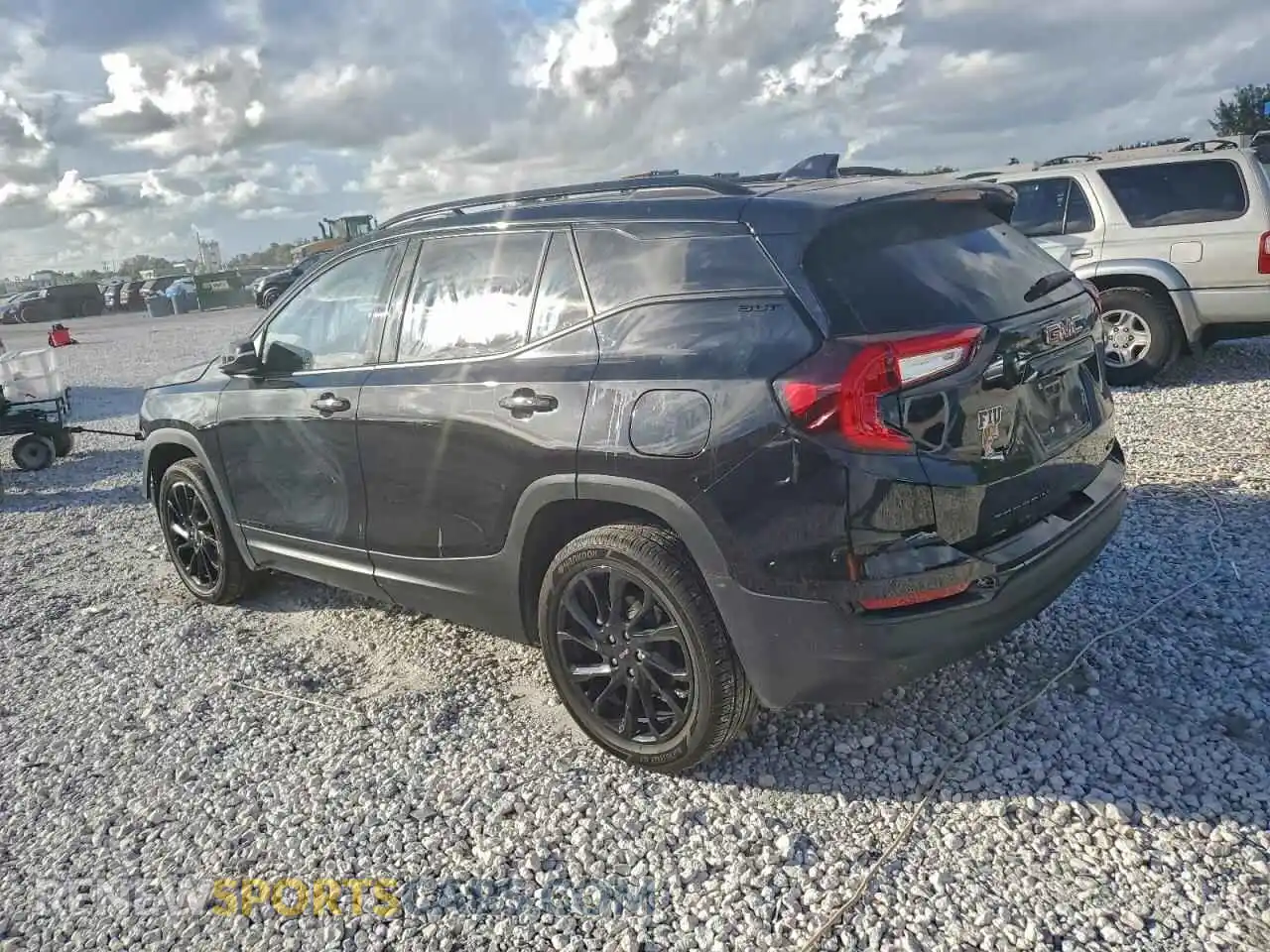 2 Photograph of a damaged car 3GKALVEG8RL159111 GMC TERRAIN 2024