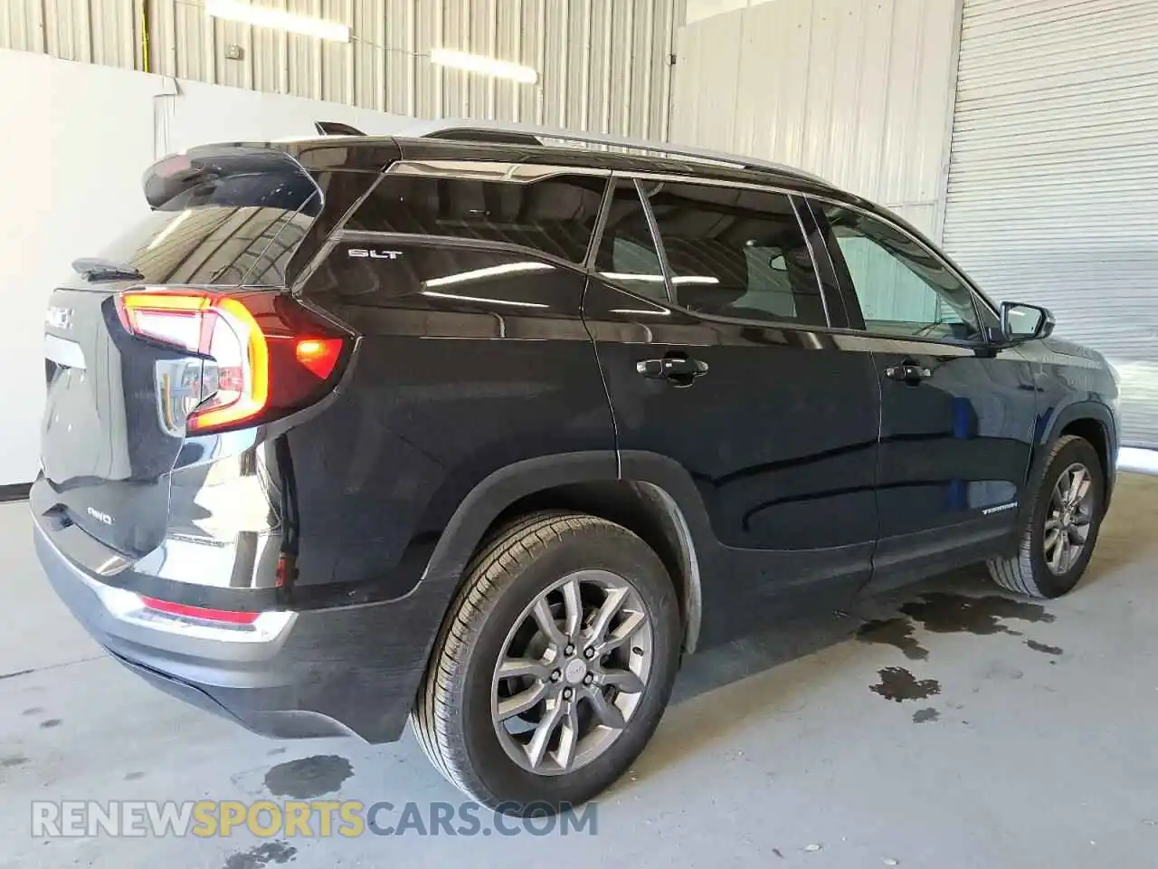 3 Photograph of a damaged car 3GKALVEG8RL174658 GMC TERRAIN 2024