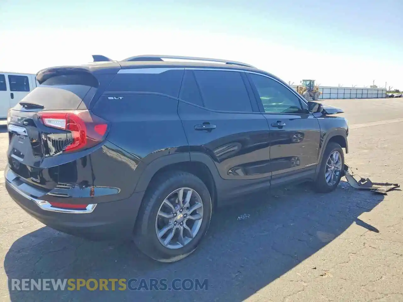 3 Photograph of a damaged car 3GKALVEG8RL235006 GMC TERRAIN 2024