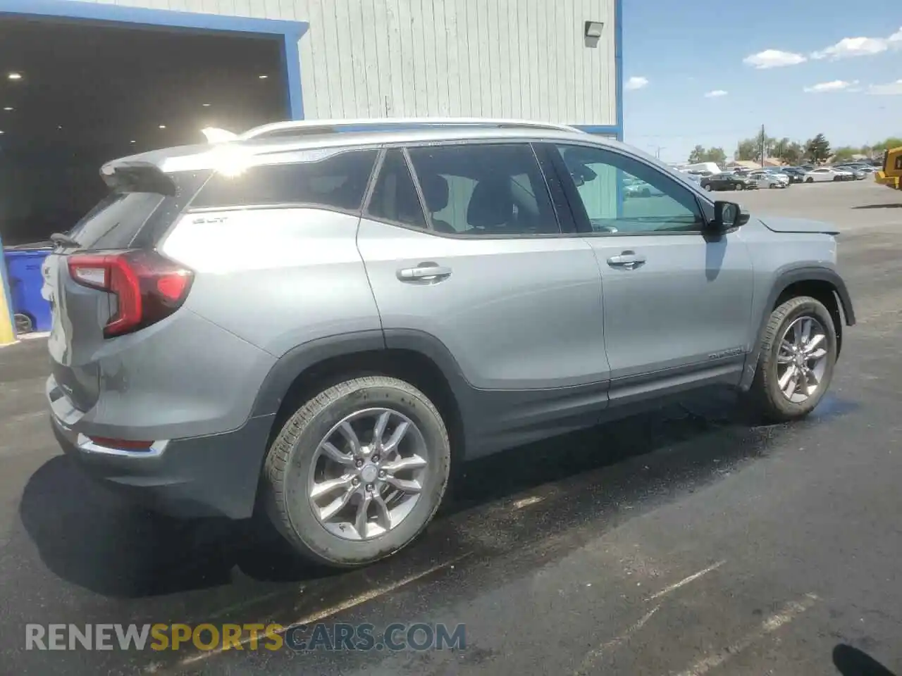 3 Photograph of a damaged car 3GKALVEG8RL251030 GMC TERRAIN 2024