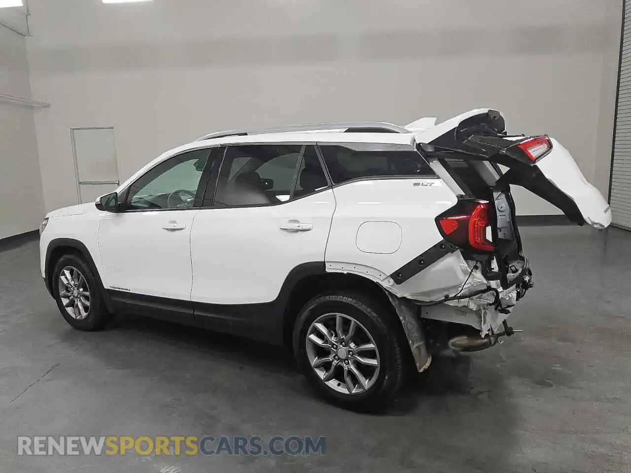 2 Photograph of a damaged car 3GKALVEG8RL321528 GMC TERRAIN 2024